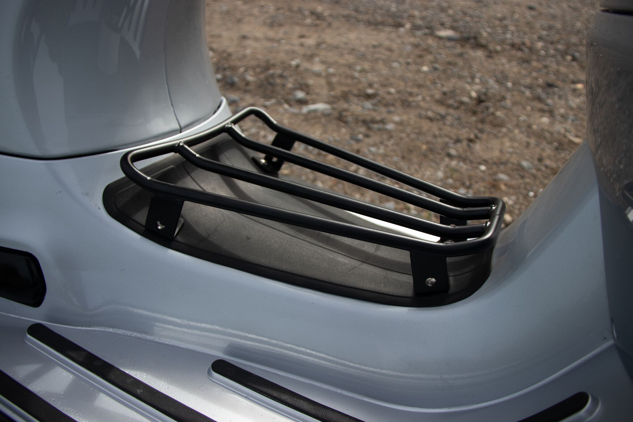 Porte-bagages, noir mat, pour passage de roue pour Vespa GTS