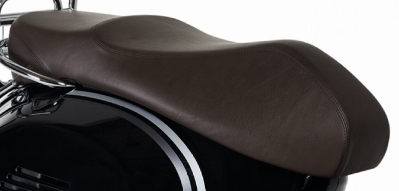 Banc original pour Vespa GTS cuir véritable marron