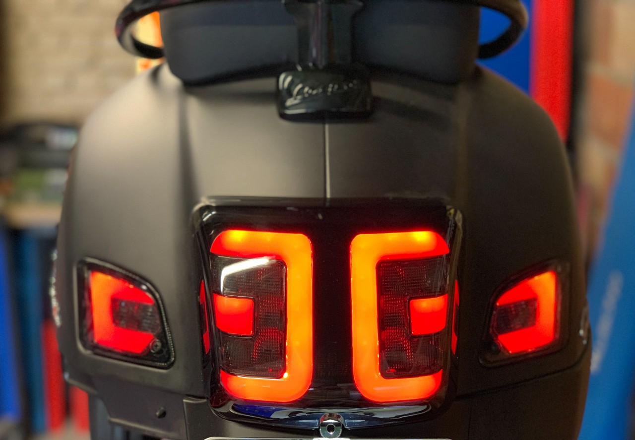 LED feu arrière teinté pour Vespa GTS, GTS Super 125-300 ccm