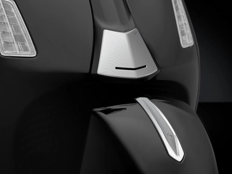 Mamelon d'aile RIZOMA pour Vespa GTS/GTS Super 125-300ccm (`23-), argenté