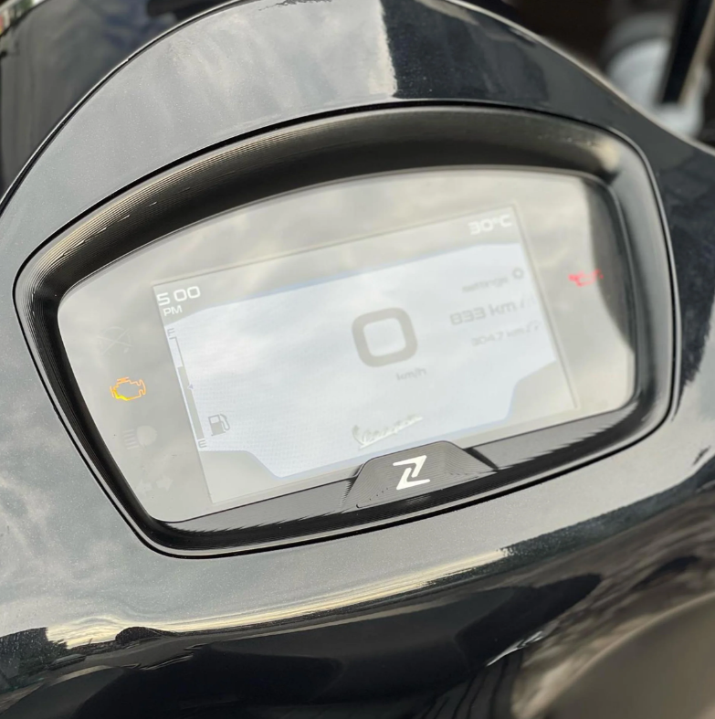 Anneau décoratif tachymètre pour Vespa GTS Supertech HPE 125/300 ('19-), noir brillant