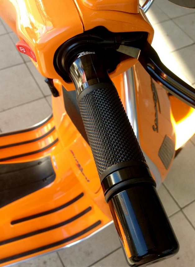 Poignées ZELIONI pour Vespa GTS/GTS Super/GT/GT L 125-300ccm, noir